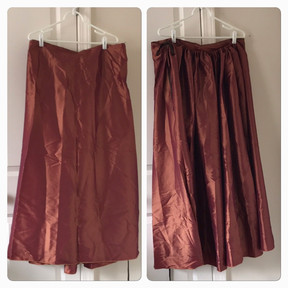 Damsel In This Dress Shimmery Costume Skirt NWOT
